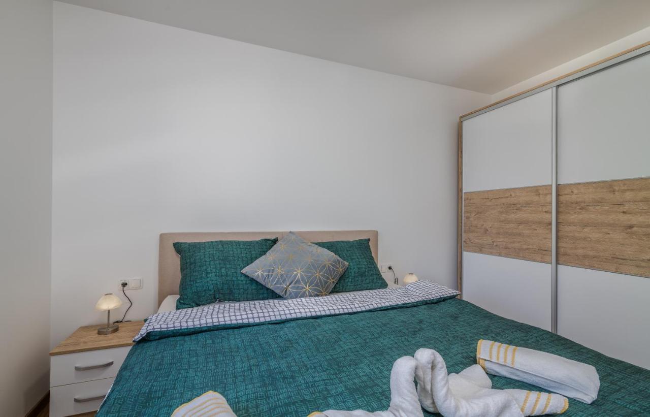 Apartments Sunrise Krk Krk Town Bagian luar foto