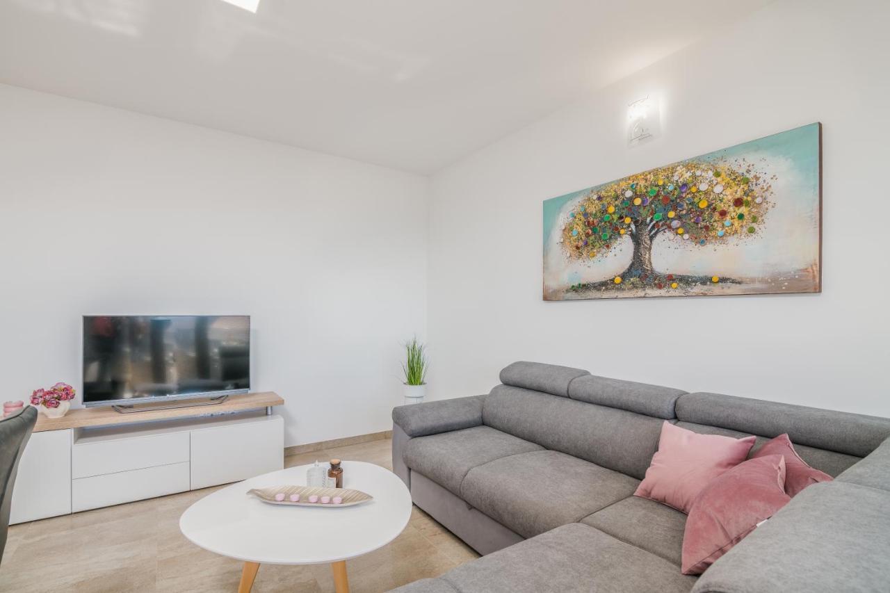 Apartments Sunrise Krk Krk Town Bagian luar foto